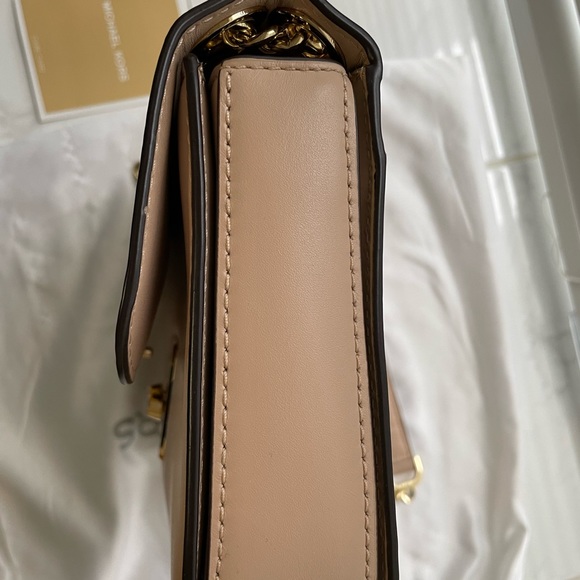 Michael Kors Sloan Editor Medium Chain Shoulder Bag in Oyster (Light Pink Beige) - Picture 12 of 13